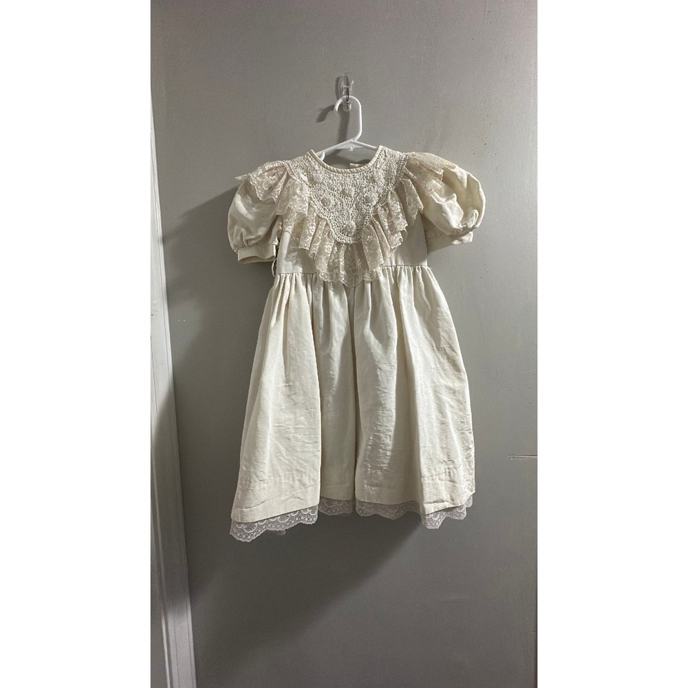 Sylvia white off white cream dress size 6